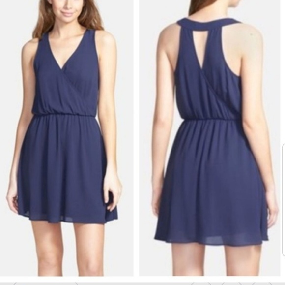 Lush Dresses & Skirts - 😍😍Lush elastic waist geometric print dress